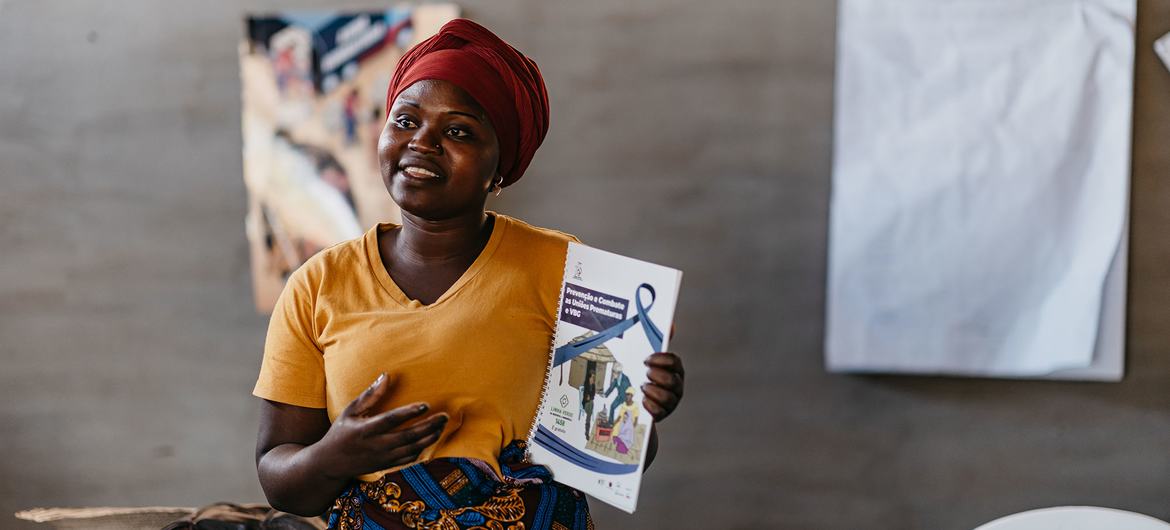 A community activist in Cabo Delgado, Mozambique provides information on preventing child marriage and gender-based violence.