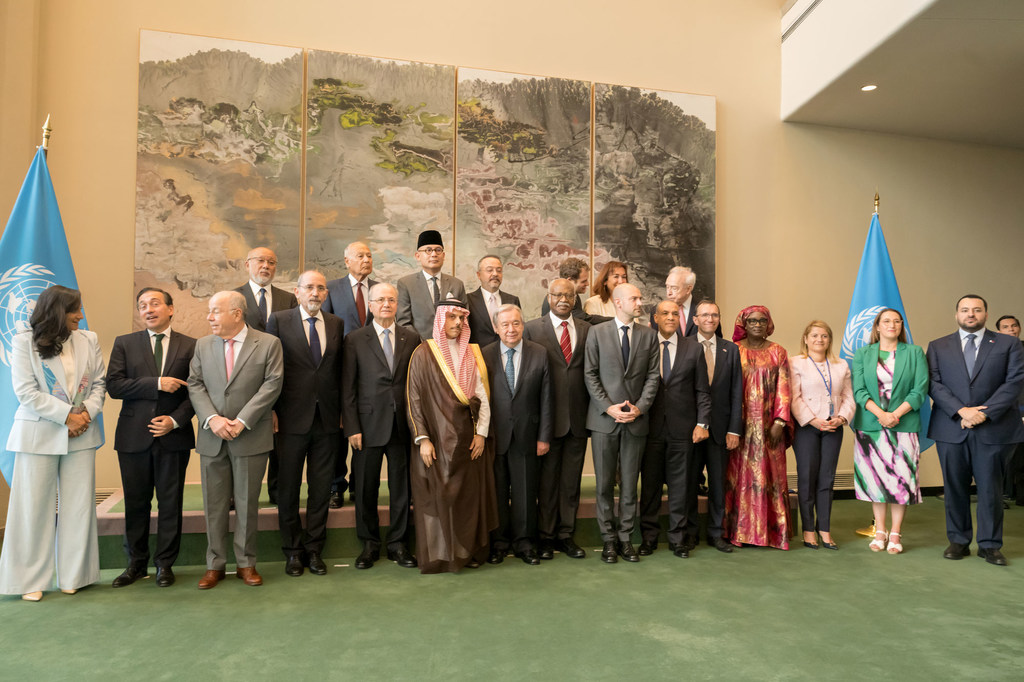 Líderes mundiales reunidos en la sede de la ONU para impulsar la implementación de la solución de dos Estados: Palestina e Israel.