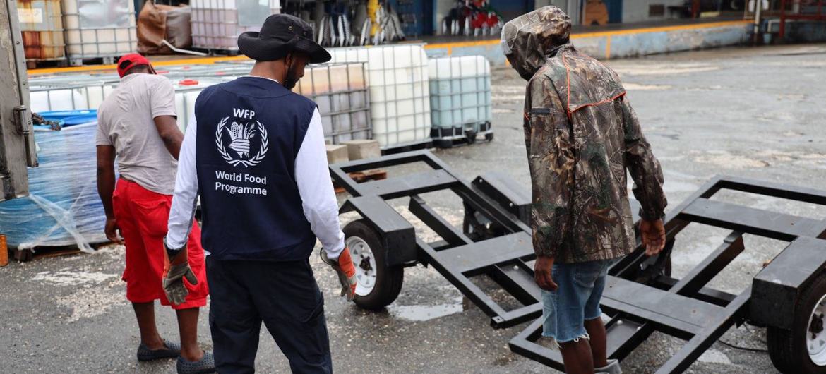 A equipe do WFP apoia os esforços logísticos para a resposta de emergência na Jamaica A equipe do WFP apoia os esforços logísticos para a resposta de emergência na Jamaica