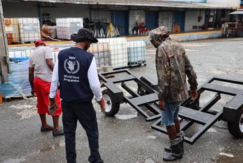 A equipe do WFP apoia os esforços logísticos para a resposta à emergência na Jamaica.