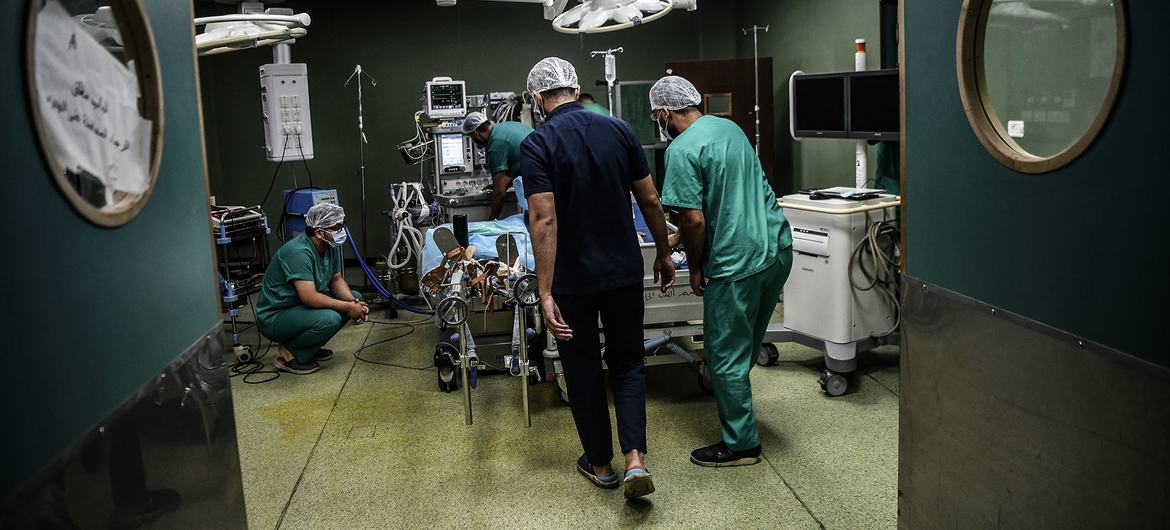 Intervención quirúrgica en el Hospital Nasser de Khan Younis (foto de archivo).