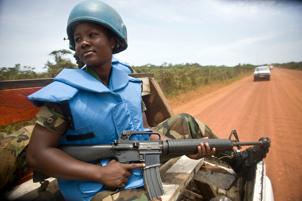 Private Linda Mensah, one of the 41 female members of the Ghanaian Battalion of the UN Mission in Liberia (UNMIL) on patrol near the city of Buchanan in 2009. (file)