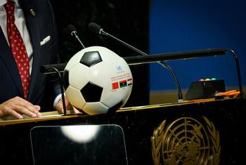 El mes pasado, la Asamblea General de la ONU adoptó una resolución para designar el 25 de mayo como Día Mundial del Fútbol.