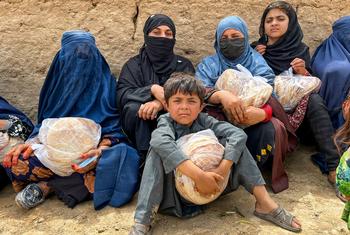 Des femmes et des enfants à Baghlan, au nord de l'Afghanistan.