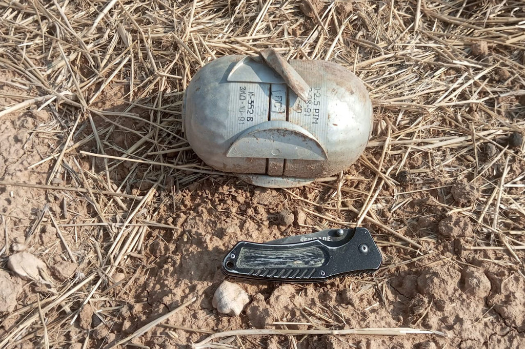 Un artefacto sin explotar en Raqqa, Siria.