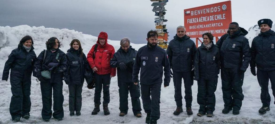 The UN Resident Coordinator in Chile, Maria Maria Jose Torres Macho (second from left) joins the Secretary-General and Chilean President Boric and his delegation on a visit to Antarctica.