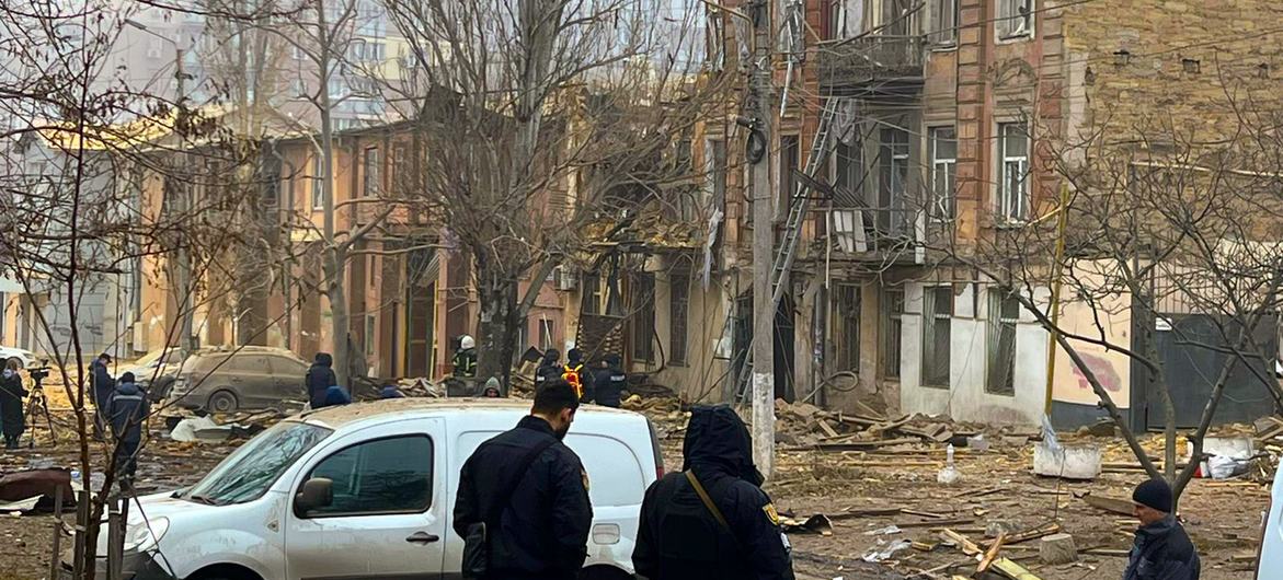 乌克兰南部港口城市敖德萨的建筑物被毁。
