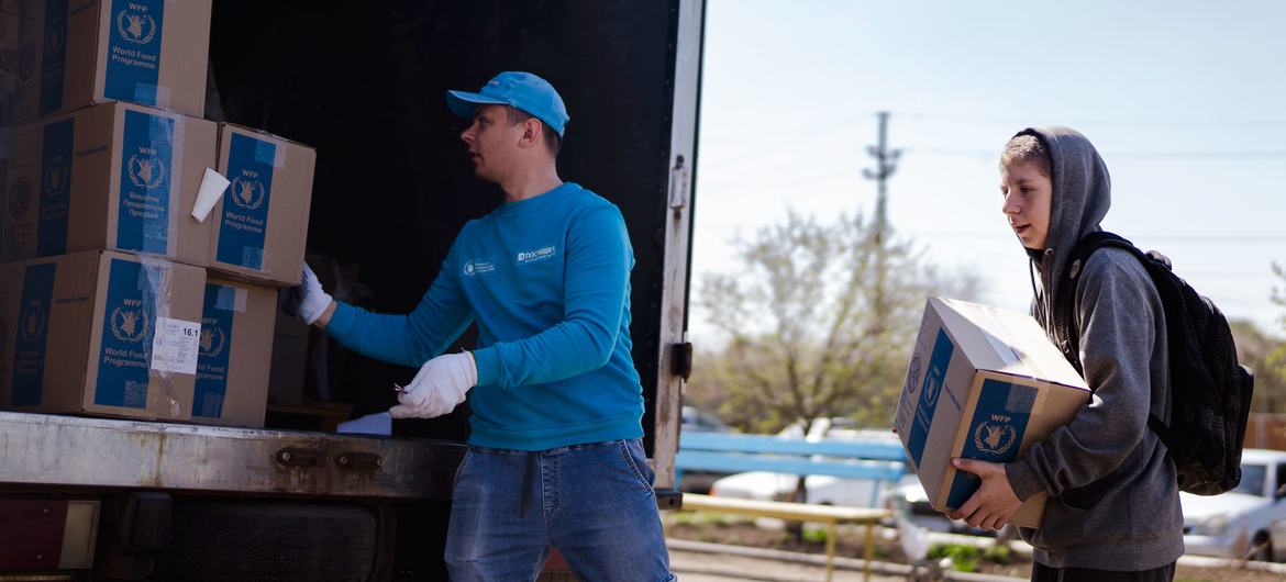 As the cold season brings heightened risks for Ukraine, the UN and partners is launching a comprehensive plan catering to the most vulnerable.