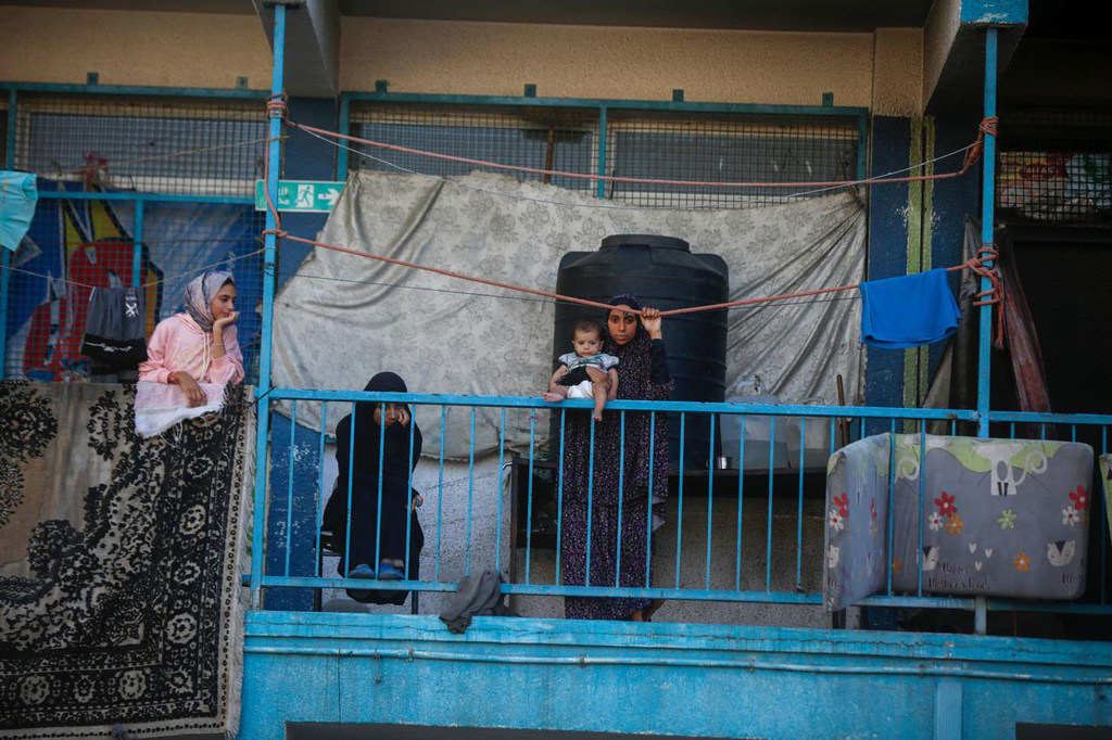 De nombreuses personnes déplacées par la guerre à Gaza vivent aujourd'hui dans ce qui était auparavant des écoles. 