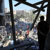 تدمير أجزاء كبيرة من قطاع غزة نتيجة القصف الجوي الإسرائيلي على القطاع.