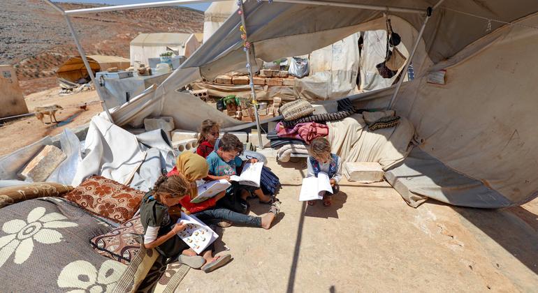 Üst düzey insan hakları uzmanı uyardı: Suriye’nin El Hol kentinde annelerinden zorla ayrılan çocuklar

 Nguncel.com