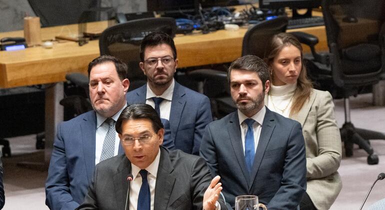 以色列大使丹尼·丹农 (Danny Danon) 在安理会会议上讲述中东局势.