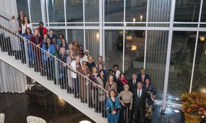 A group photo of UN Secretary-General António Guterres with the UN Senior Women Leaders Retreat participants at Greentree Estate in Manhasset, New York.