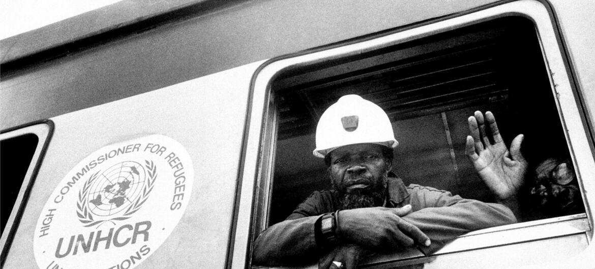 “Trem da Esperança” Após o Acordo Geral de Paz, 1.7 milhão de moçambicanos viajaram de volta às suas terras com apoio do ACNUR e outros parceiros humanitários. O regresso marcava o início da reconstrução das comunidades.