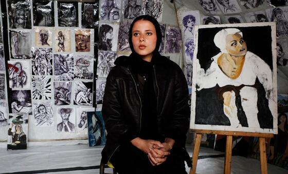 فنانون فلسطينيون يحولون آلام الحرب في غزة إلى لوحات فنية