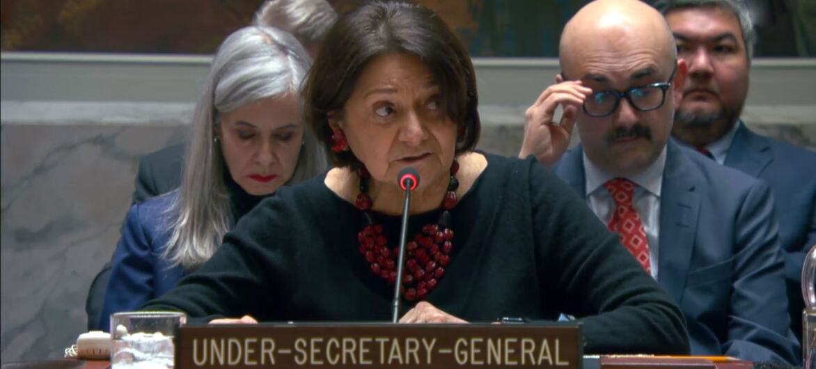 Rosemary DiCarlo, Subsecretária-Geral para Assuntos Políticos e de Construção da Paz, fala numa reunião do Conselho de Segurança da ONU sobre crianças, tecnologia e educação em zonas de conflito.