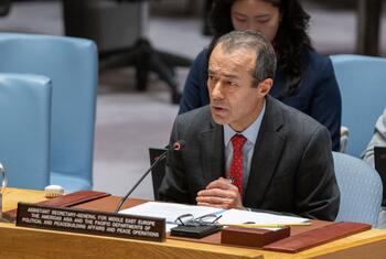 محمد خالد خياري، مساعد الأمين العام للأمم المتحدة لشؤون الشرق الأوسط وآسيا والمحيط الهادئ، يقدم إحاطة إلى مجلس الأمن حول التعاون بين الأمم المتحدة وجامعة الدول العربية.