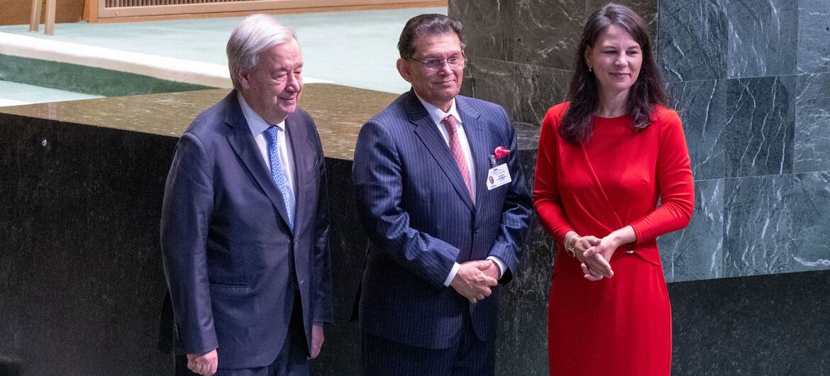 UN Secretary-General António Guterres and Annalena Baerbock pose for a photo with Khalilur Rahman at the United Nations.