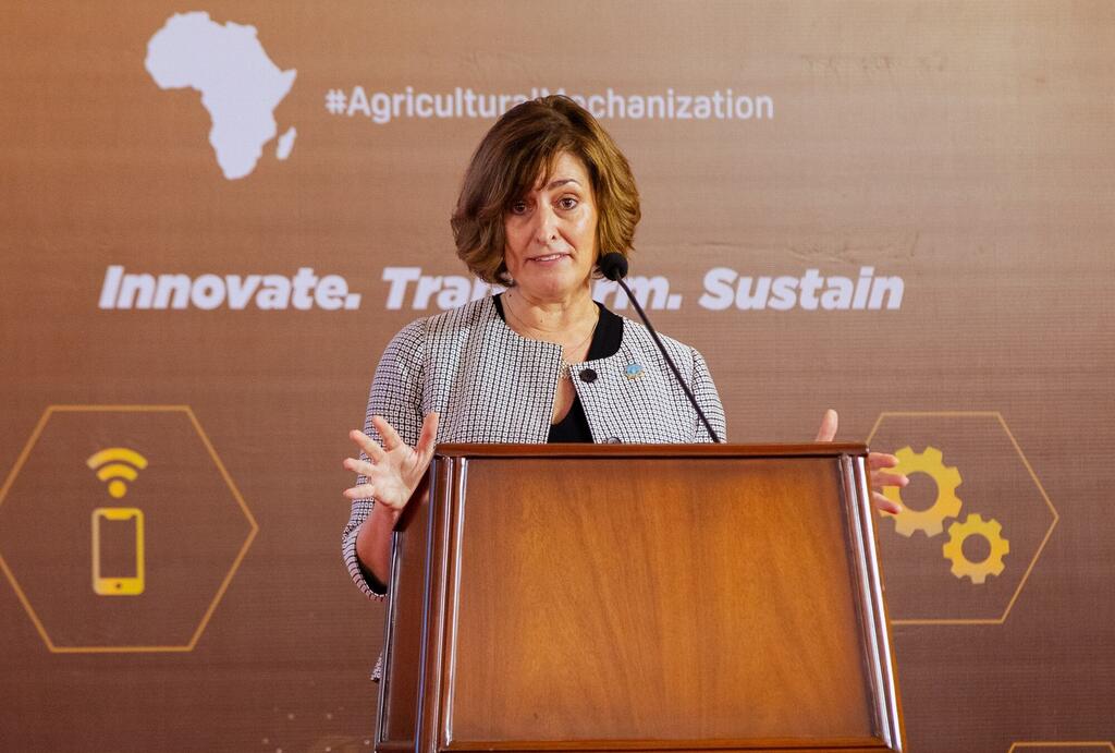 Beth Bechdol, Naibu Mkurugenzi Mkuu wa FAO akizungumza kwenye mkutano huo jijini Dar es salaam, Tanzania.