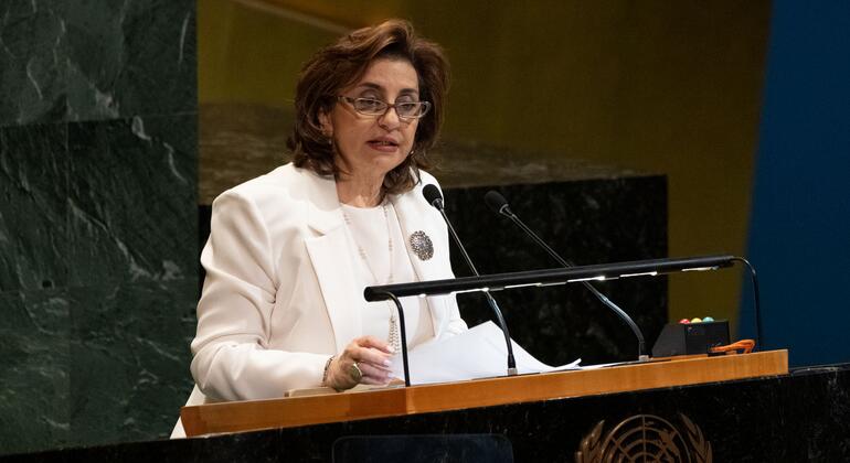 联合国妇女组织执行主任Sima Sami Bahous在纽约联合国总部举行的妇女地位委员会第七十届会议开幕式上发表讲话.