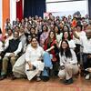 भोपाल के शासकीय सुभाष एक्सीलेंस हायर सेकेंडरी स्कूल के विद्यार्थियों के साथ कृति सैनन.