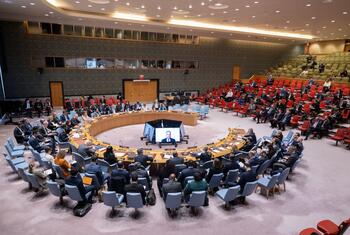 Mwonekano wa juu wa kikao cha Baraza la Usalama la Umoja wa Mataifa kuhusu kudumisha amani na usalama wa Ukraine. 