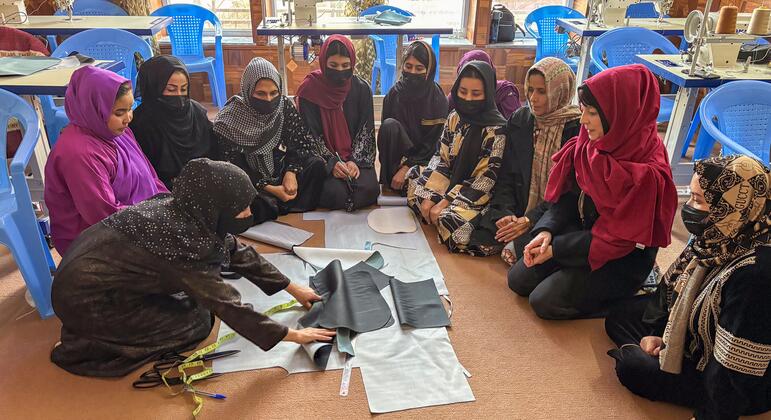 Afghanistan : un an d'exclusion pour les employées afghanes de l'ONU, un avenir qui se ferme pour les filles
