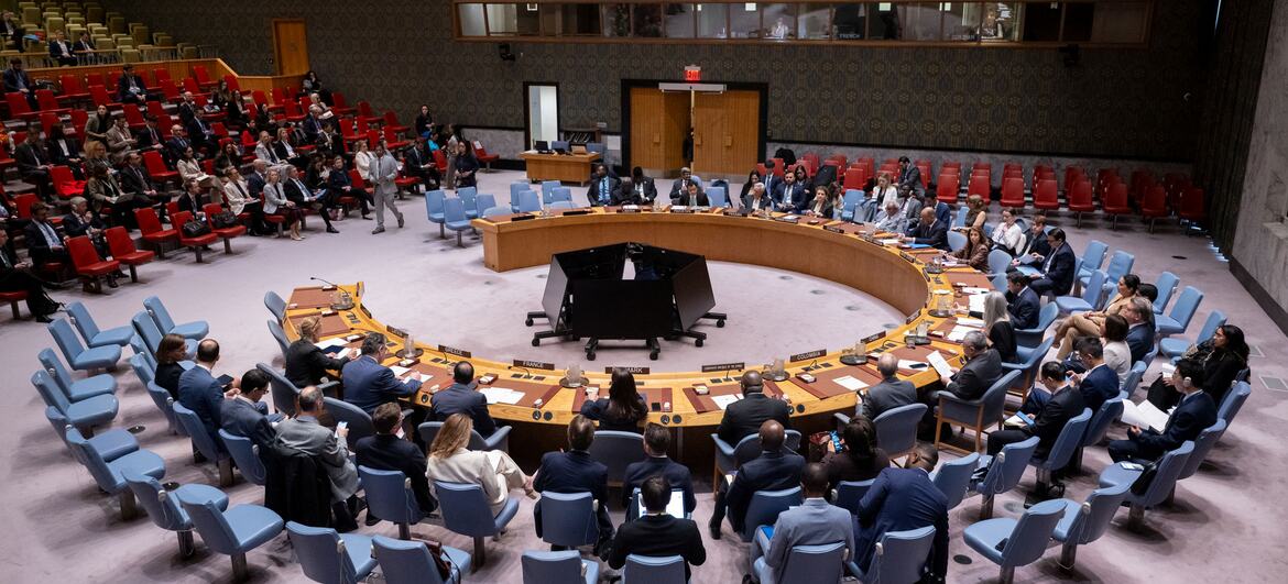 关于联合国与欧盟在维护国际和平与安全方面合作的安理会会议全景。