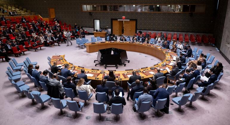 关于联合国与欧盟在区域和次区域组织框架下维护国际和平与安全合作问题的安全理事会会议全景。