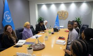 Kikundi cha wanasiasa wa kike wa Nigeria na wawakilishi wa Umoja wa Mataifa katika mkutano katika mkutano wa CSW70.