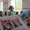 आधा फ़ुल कॉमिक्स छात्रों को नकारात्मक सोच पहचानने और उसे बदलने में मदद करती हैं.