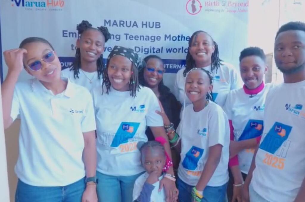 Wasichana wanaowezeshwa na mradi wa Marua Hub unaolenga kuwawezesha vijana wasichana na kuwapatia eneo salama linalowapatia msaada wa kiutu na kuwajengea uwezo katika eneo la Ongata Rongai, Kaunti ya Kajiado nchini Kenya.