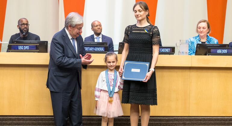 ‘The true cost of peace’: UN honours fallen peacekeepers as dangers mount ‘The true cost of peace’: UN honours fallen peacekeepers as dangers mount