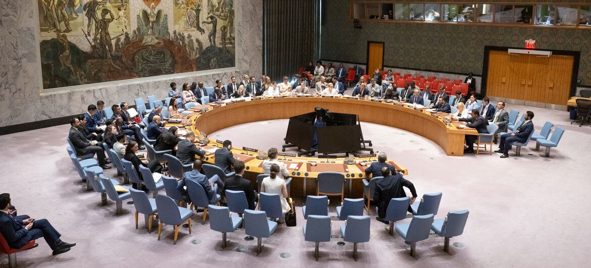 Vista panorámica de la reunión del Consejo de Seguridad de la ONU en la sala.