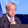 O secretário-geral da ONU, António Guterres, discursa em um pódio durante a sessão de abertura do Diálogo Global sobre Governança da IA ​​em Genebra, Suíça.