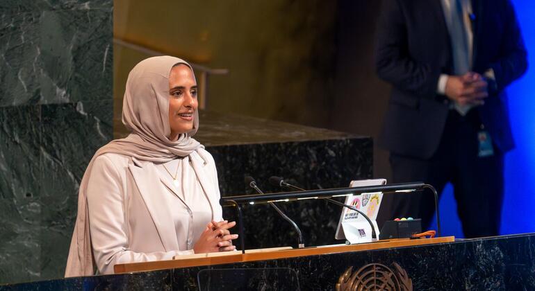 مريم سوليكا، دفعة الأمم المتحدة 2025 للقادة الشباب من أجل التنمية المستدامة تلقي كلمة في الاحتفال بيوم ميثاق الأمم المتحدة.