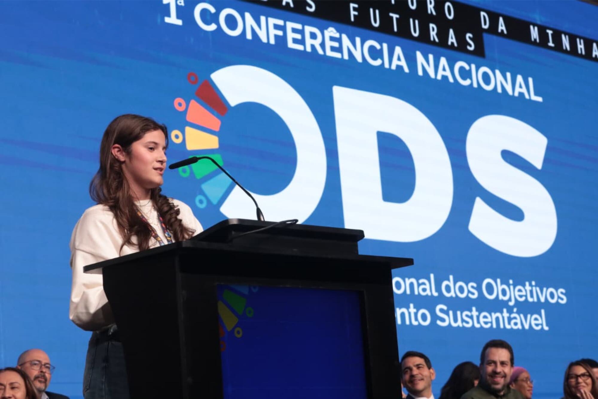 Brasileira de 13 anos quer mais empatia de líderes ao defender ação climática episode artwork