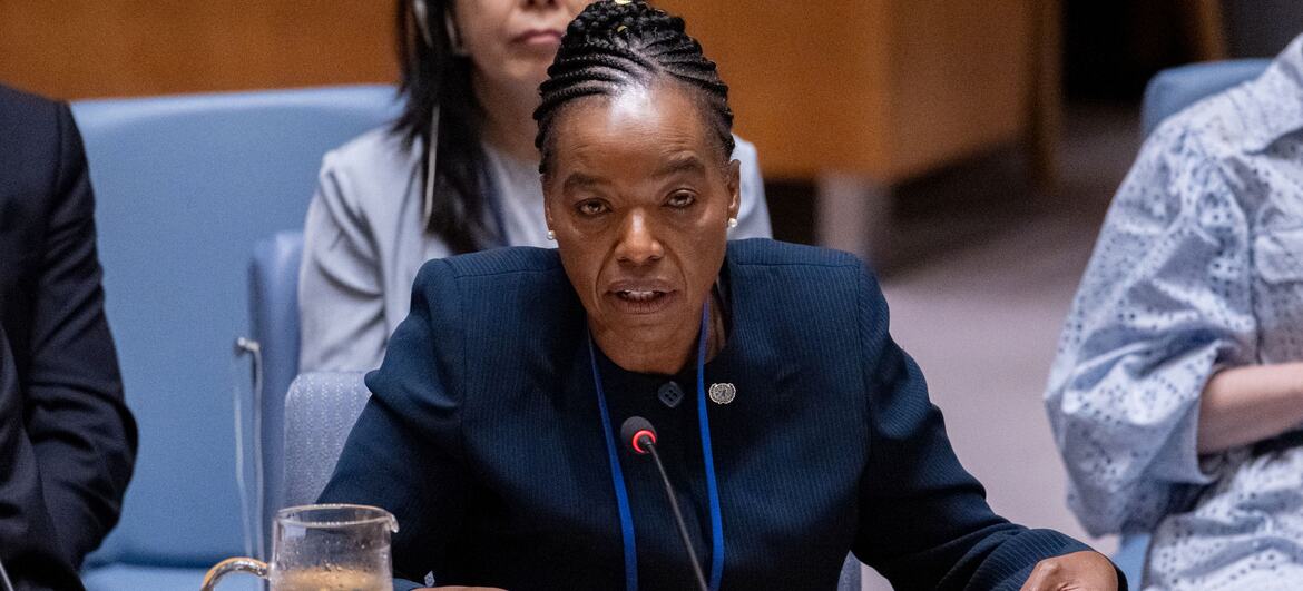 El Secretario General de la ONU interviene desde un podio durante una reunión del Consejo de Seguridad de la ONU en Nueva York.