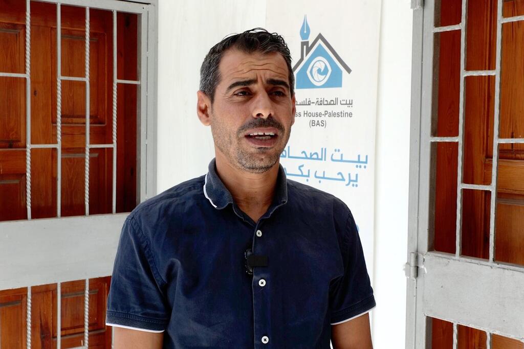 يتحدث حكمت يوسف، مدير مؤسسة بيت الصحافة الفلسطيني في قطاع غزة، عن وضع الصحافة في غزة.