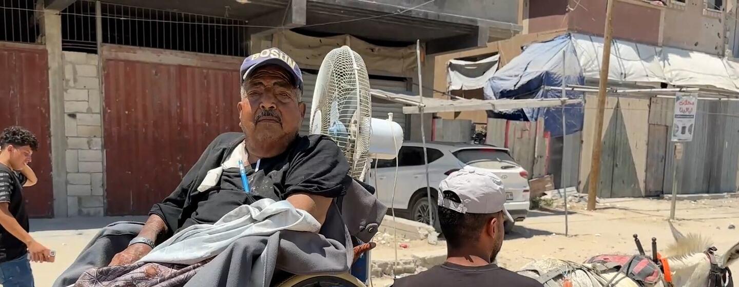 Gaza: Dialysis patients face grueling hospital journey by donkey cart