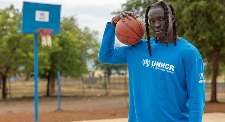 Réfugié devenu star du basket, Wenyen Gabriel rejoint le HCR