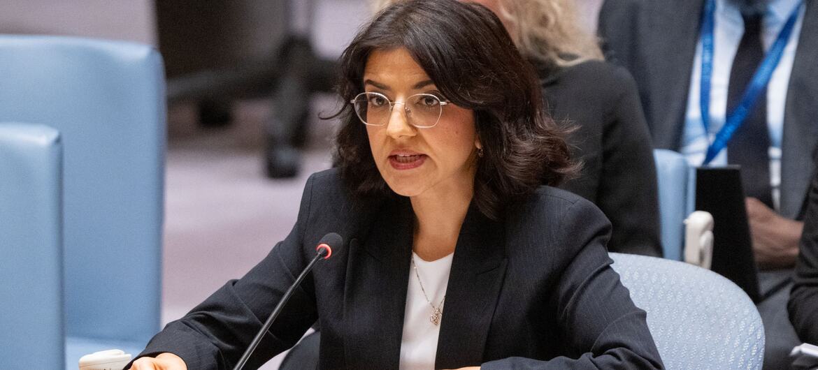 Oguljeren Niyazberdiyeva prend la parole à la tribune lors d'une réunion du Conseil de sécurité de ONU à New York.