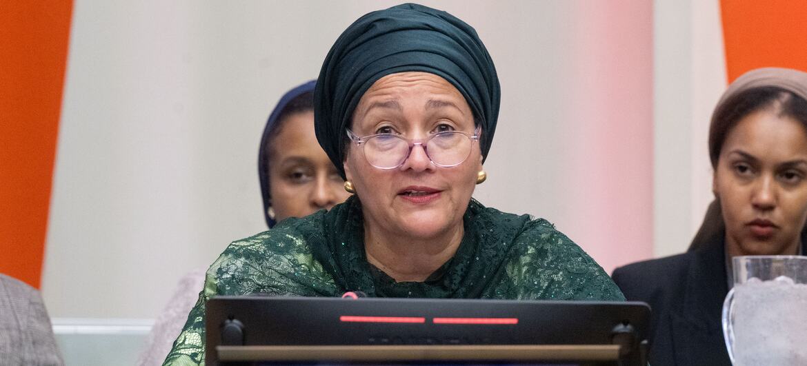 Deputy Secretary General Amina J. Mohammed speaks at a podium during a UN Security Council meeting.