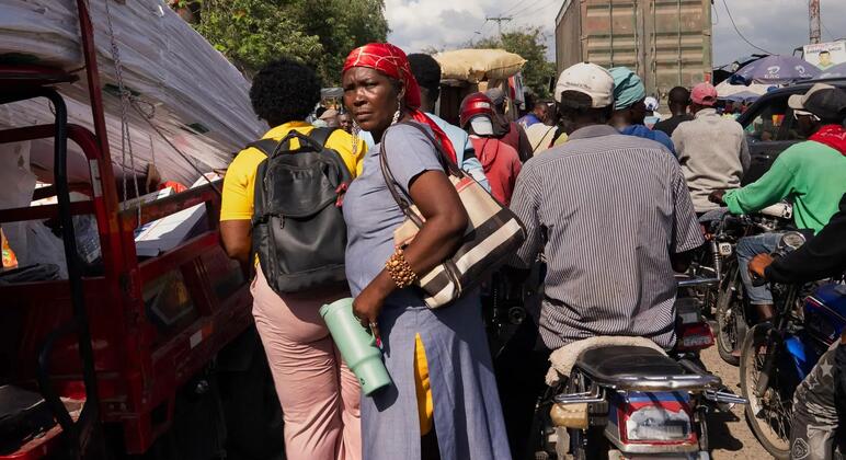 Violence des gangs en Haïti : les organisations de femmes fragilisées par les coupes dans l'aide