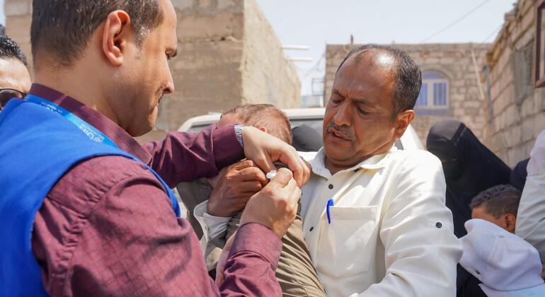اليمن - حملة تطعيم طارئة ضد الحصبة تصل إلى آلاف الأطفال في مأرب