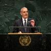 El presidente de la República Dominicana, Luis Abinader, interviene desde un podio que ostenta el emblema de las Naciones Unidas durante el debate general de la 81ª Asamblea General de la ONU .