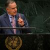 El presidente de Uruguay, Yamandú Orsi, gesticula mientras habla desde un podio de las Naciones Unidas durante el debate general del 81.º período de sesiones de la Asamblea General de la ONU .