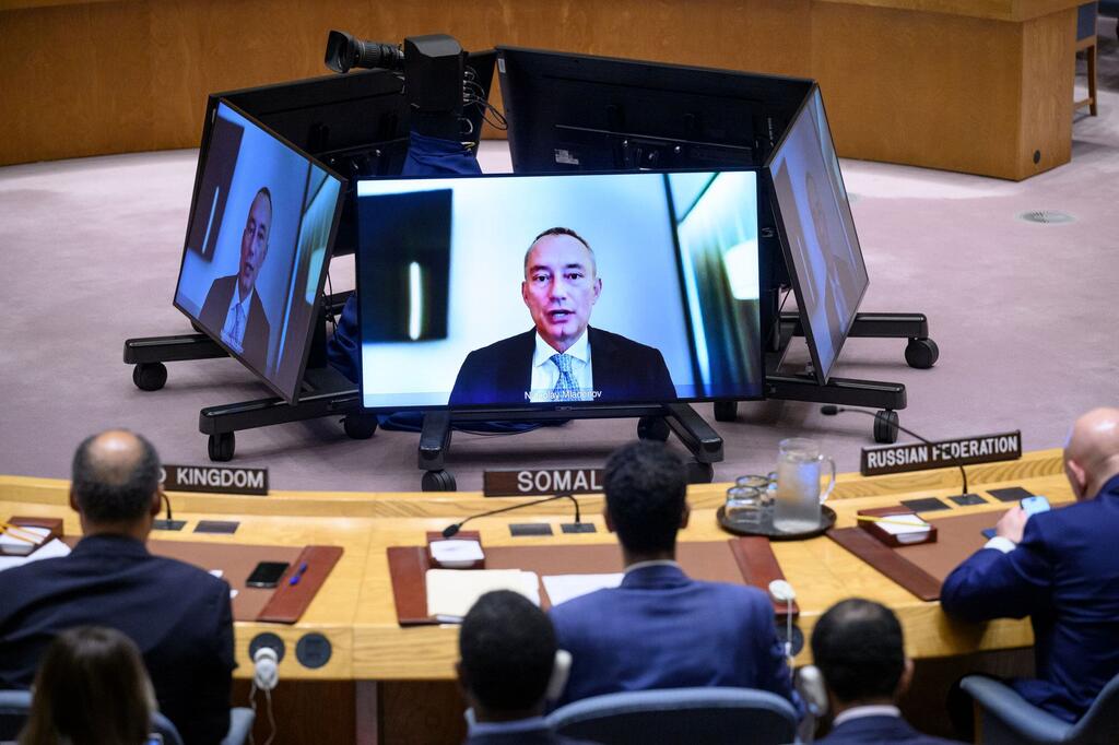 Nickolay Mladenov, Mwakilishi Mkuu wa Gaza, akionekana kwenye skrini wakati wa mkutano wa Baraza la Usalama la Umoja wa Mataifa huko New York.