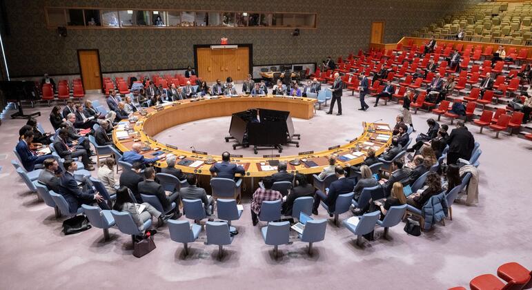 اقوام متحدہ کی سلامتی کونسل کے اجلاس کا ایک وسیع نظریہ جس میں مشرق وسطیٰ اور خاص طور پر شام کی صورتحال پر تبادلہ خیال کیا گیا ہے۔