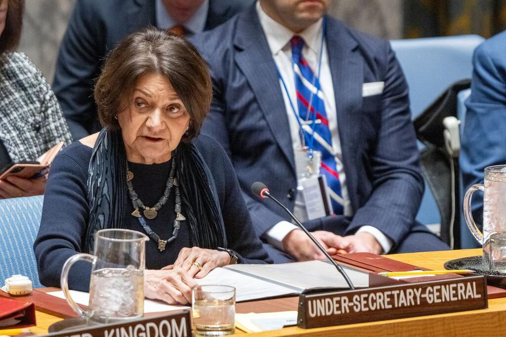 Rosemary DiCarlo, sous-secrétaire générale des Nations unies aux affaires politiques et de consolidation de la paix, s'exprime lors d'une réunion du Conseil de sécurité consacrée à la paix et à la sécurité en Ukraine.